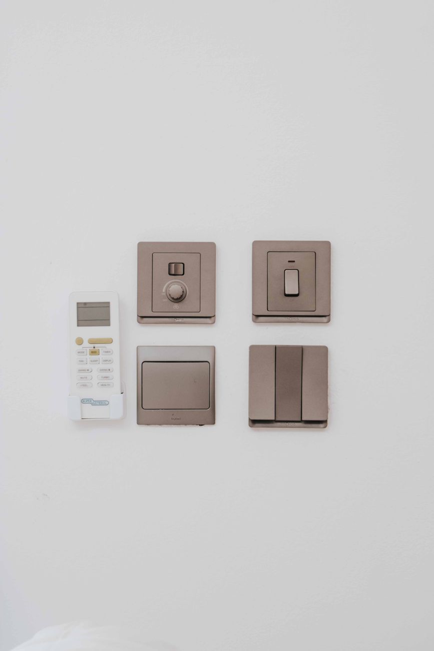 How Wall Switches Can Disrupt Smart Light Control