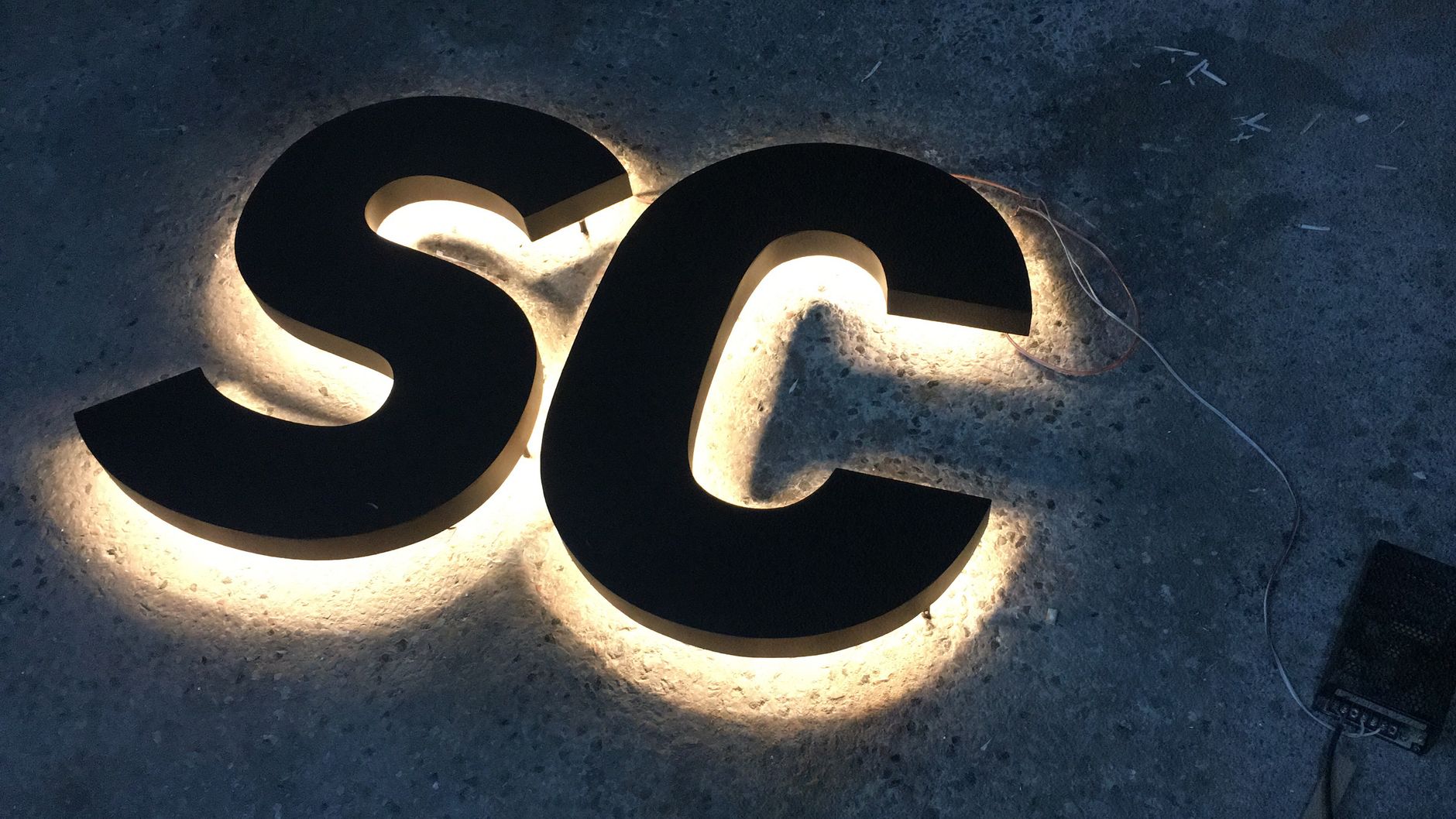 Types of LED Signs for Stores, Events, and Home Décor