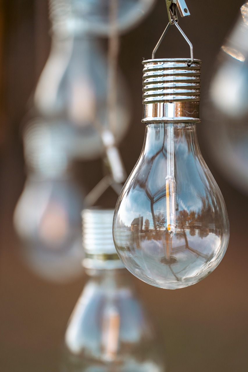 Constant Current vs. Constant Voltage: Which LEDs Need What?