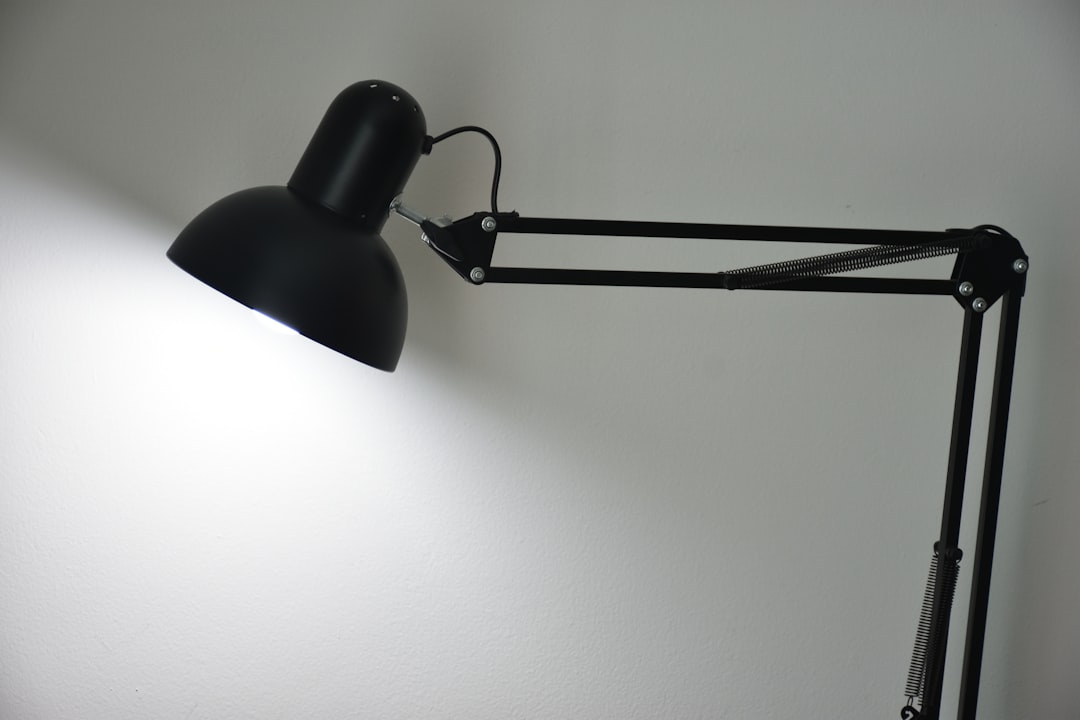 Corded vs. Rechargeable Work Lights: Which Fails Less?