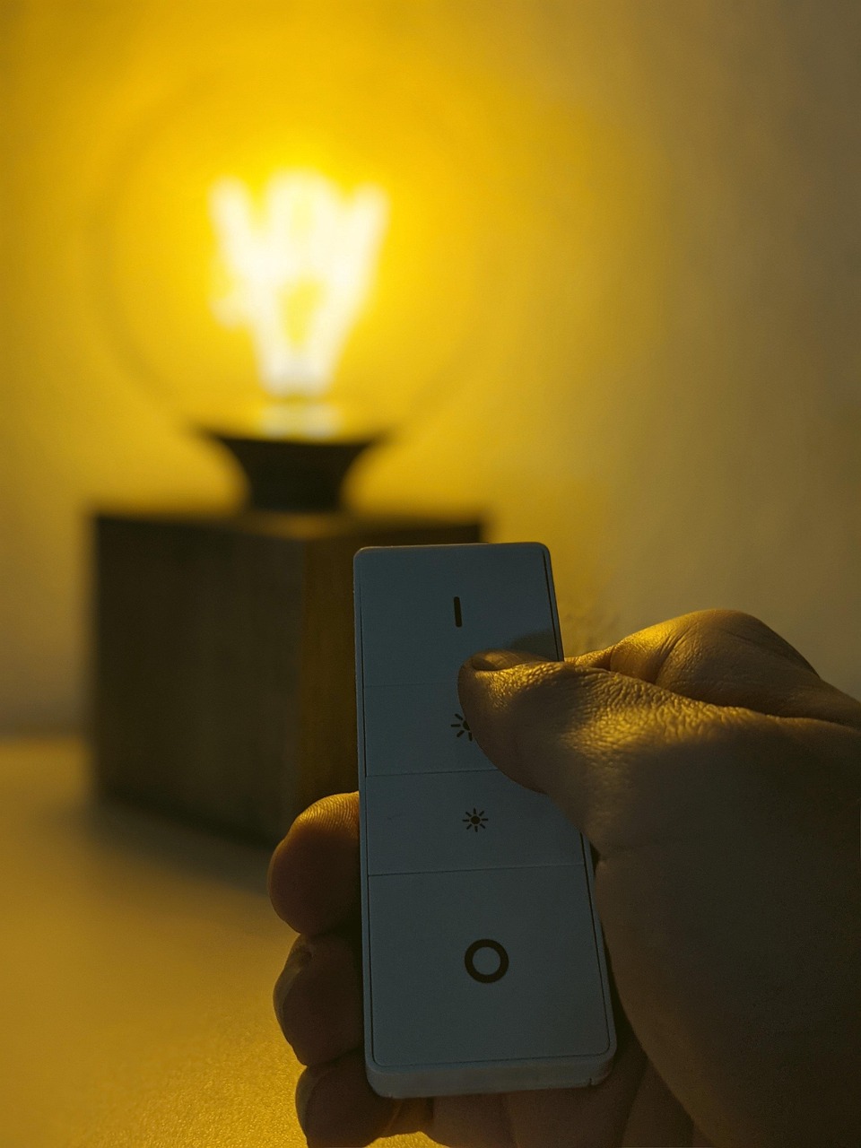 Smart Dimmers Without a Neutral Wire: Which Ones Fit?